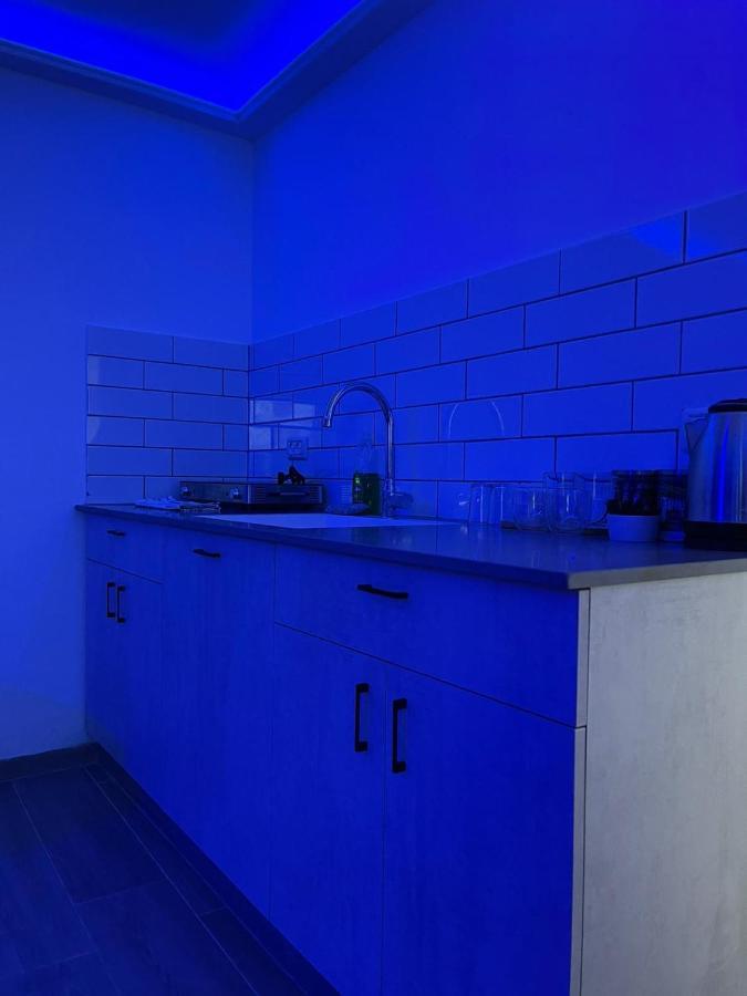 חדרי לייבל Label Rooms Blue & Red Tiberya Dış mekan fotoğraf